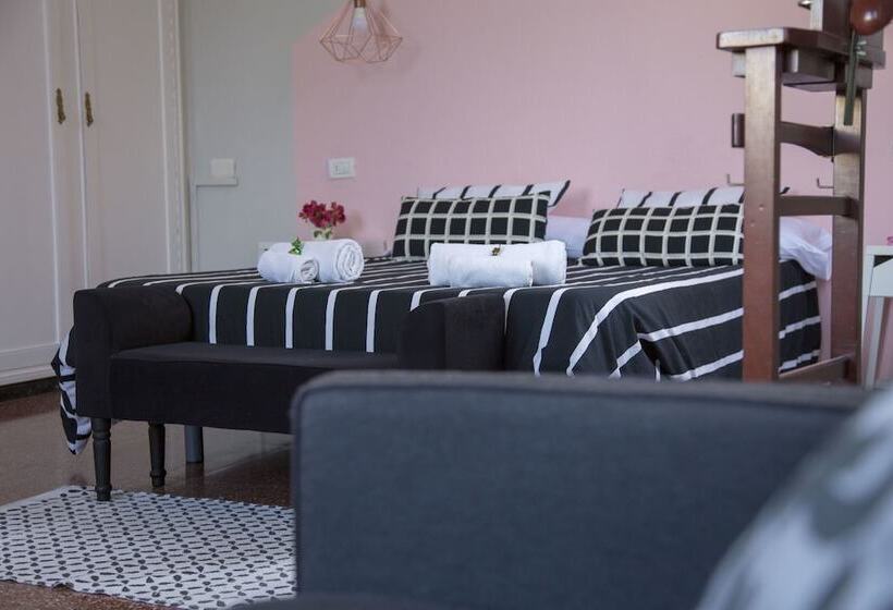 Quarto Familiar Banheiro Compartilhado, Casa Kilig