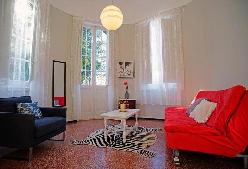 Quarto Familiar Banheiro Compartilhado, Casa Kilig