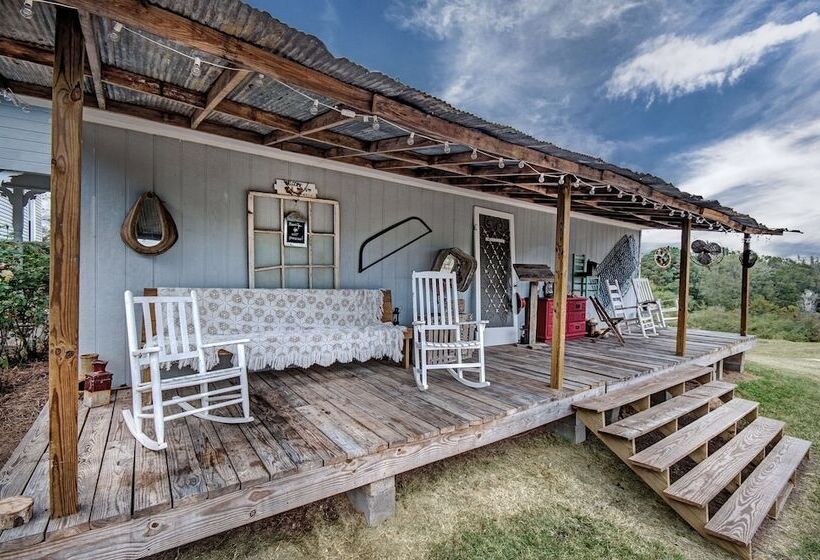 클래식 룸 더블 침대, Clyde And Marie S Bed & Breakfast