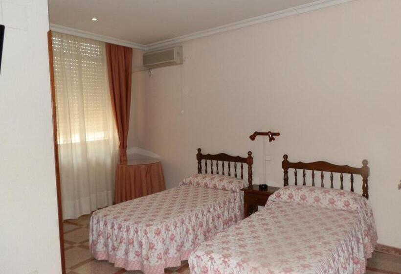 اتاق استاندارد چهار تخته, Hostal San Poul