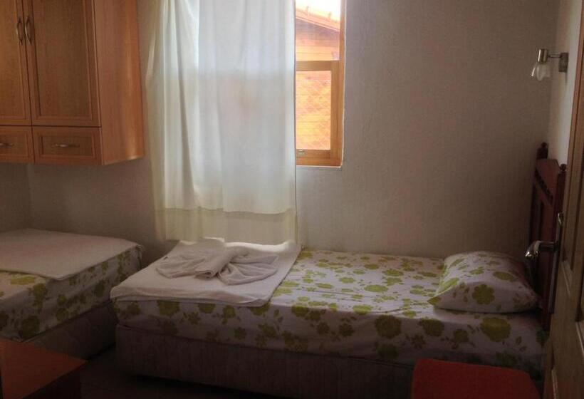 Четырехместный Номер Стандарт, Sunset Boutique Hotel & Apartments