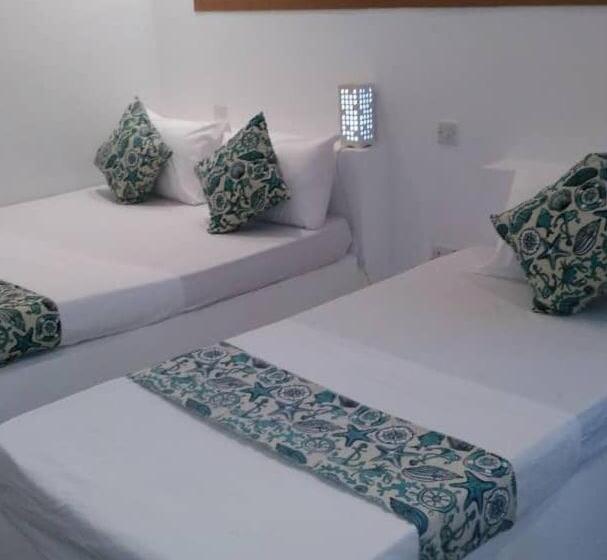 베이직 3인 룸, Sunseabar Beach Resort
