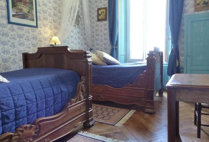 Четырехместный Номер Стандарт, Château De Montsablé