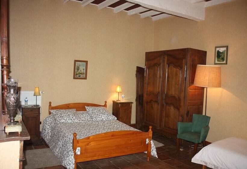 Четырехместный Номер Стандарт, Presbytere De Jonquiere