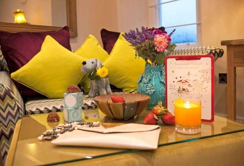 Номер Deluxe, Windermere Boutique Hotel Spa Suites & Hot Tubs