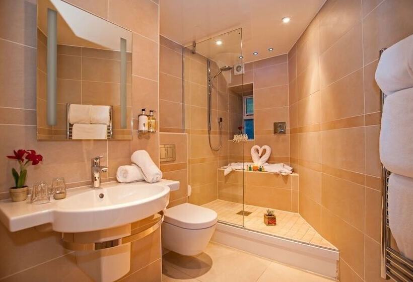 Люкс Повышенной Комфортности, Windermere Boutique Hotel Spa Suites & Hot Tubs