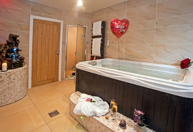 Люкс, Windermere Boutique Hotel Spa Suites & Hot Tubs