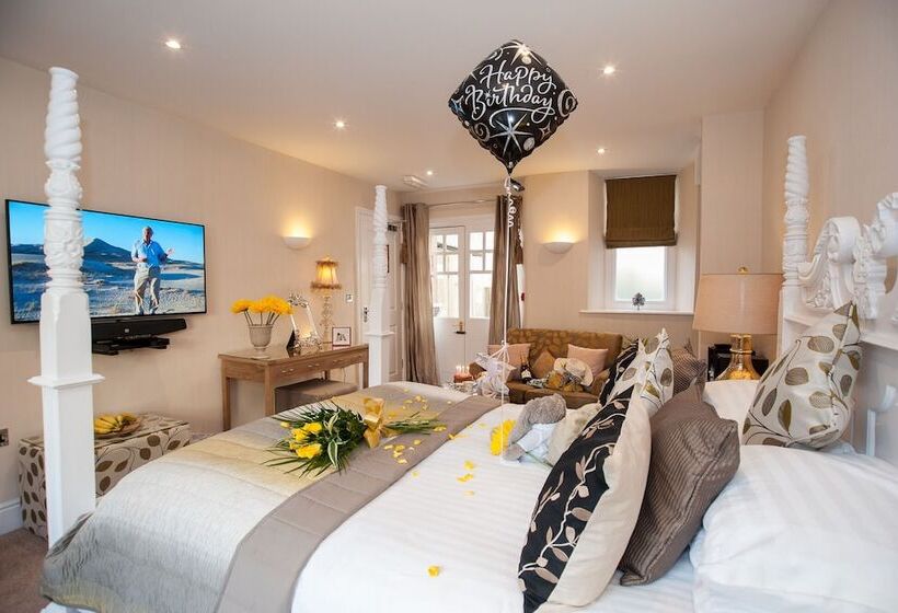 Люкс Повышенной Комфортности, Windermere Boutique Hotel Spa Suites & Hot Tubs