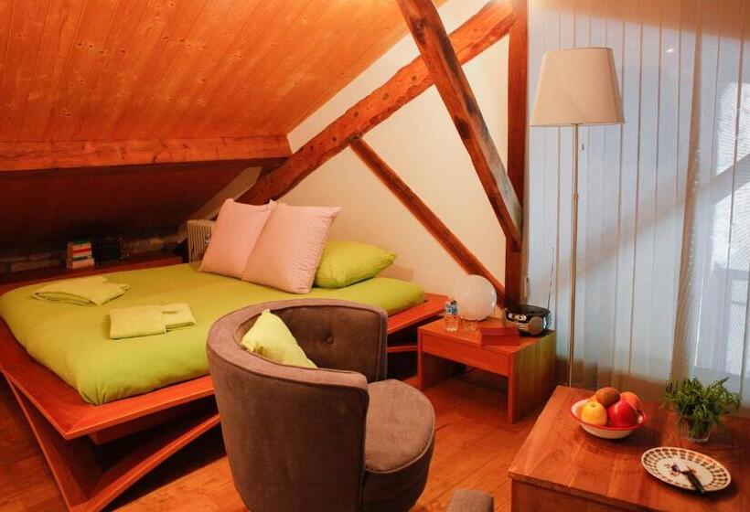 Номер Стандарт, Moulin D Entre Les Roches