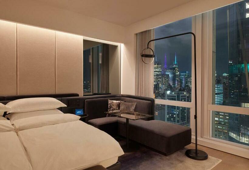 اتاق دلوکس با تخت کینگ و چشم‌انداز, Equinox Hotel Hudson Yards New York City
