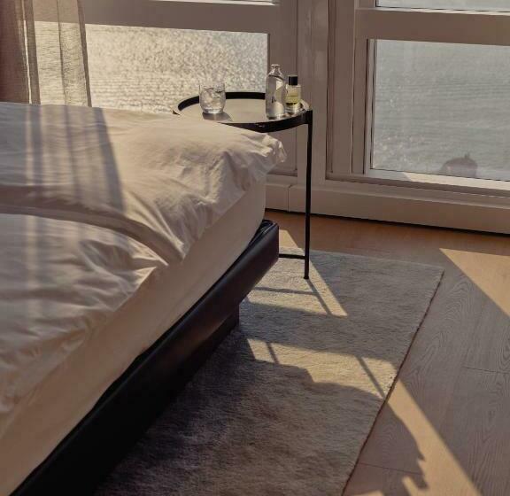 Deluxe Suite King Bed, Equinox Hotel Hudson Yards New York City