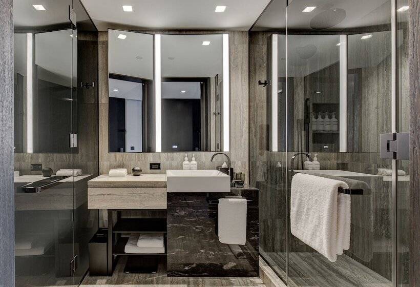 اتاق لوکس با چشم‌انداز شهر, Equinox Hotel Hudson Yards New York City