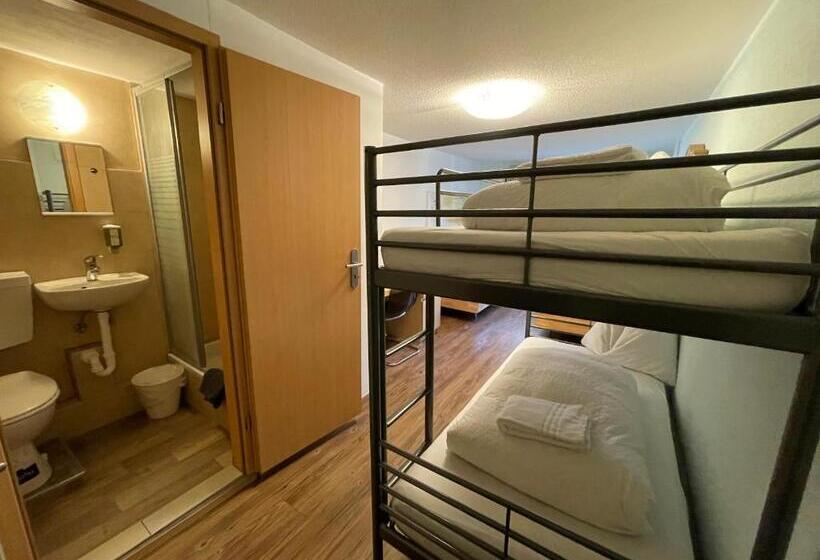 Четырехместный Номер Стандарт, Interlaken Linda Inn Lodge