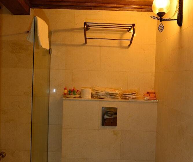 패밀리 룸, Caftan Cave Suites