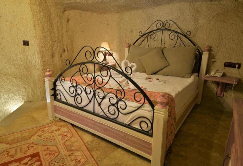 스위트 킹사이즈 침대, Caftan Cave Suites