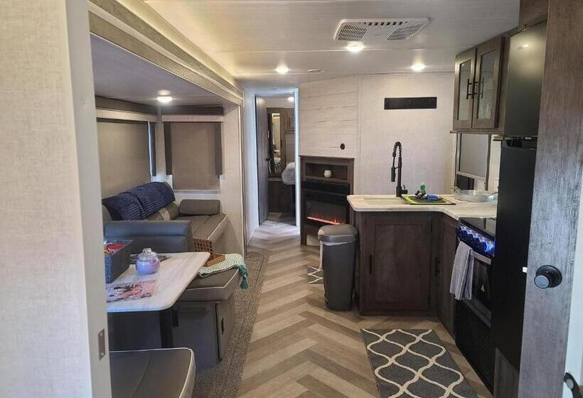 Family Suite, Grand Canyon Rv Glamping