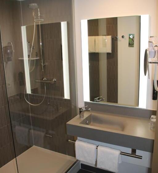 Номер Стандарт, Ibis Styles Puteaux Paris La Defense