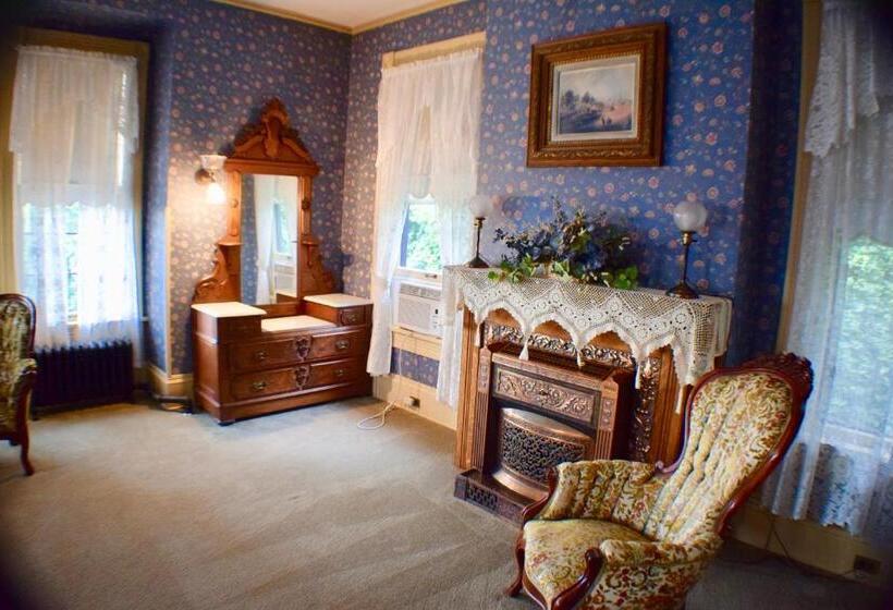 Люкс с гидромассажем, The Hancock House Bed & Breakfast Inn