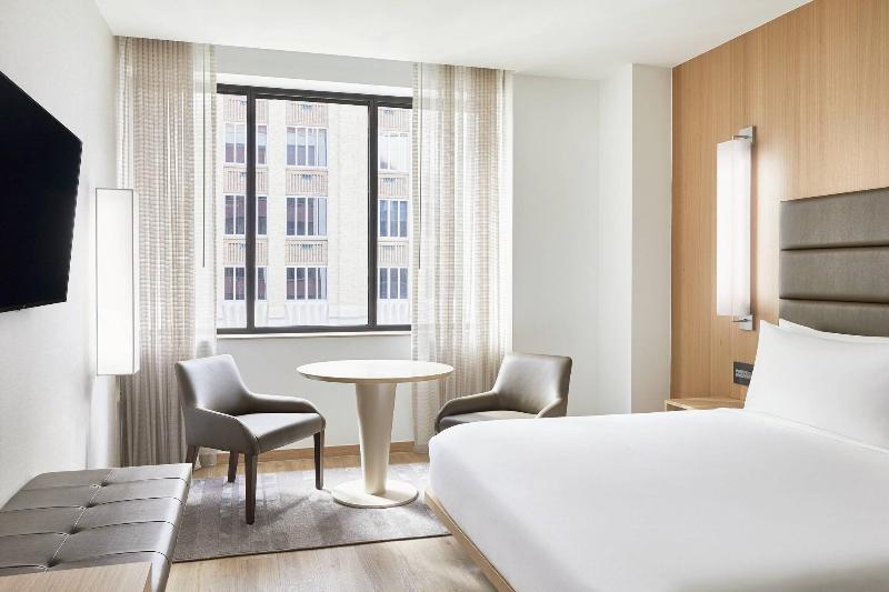 اتاق استاندارد با تخت بزرگ, Ac Hotel By Marriott Houston Downtown