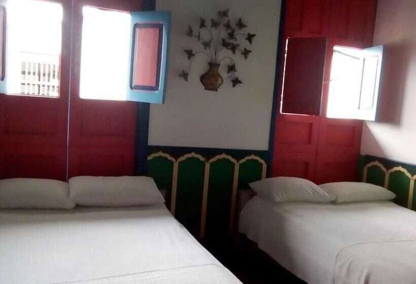 패밀리 룸, Hostal De Jahn