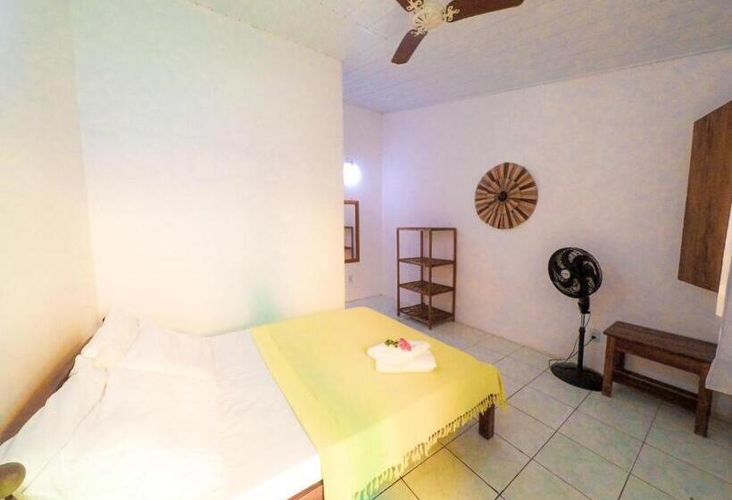 سوییت, Buddy S Hostel Itacaré