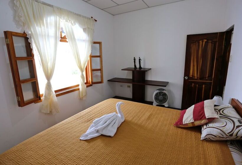 침실 2개 주택, The Galapagos Pearl B&b