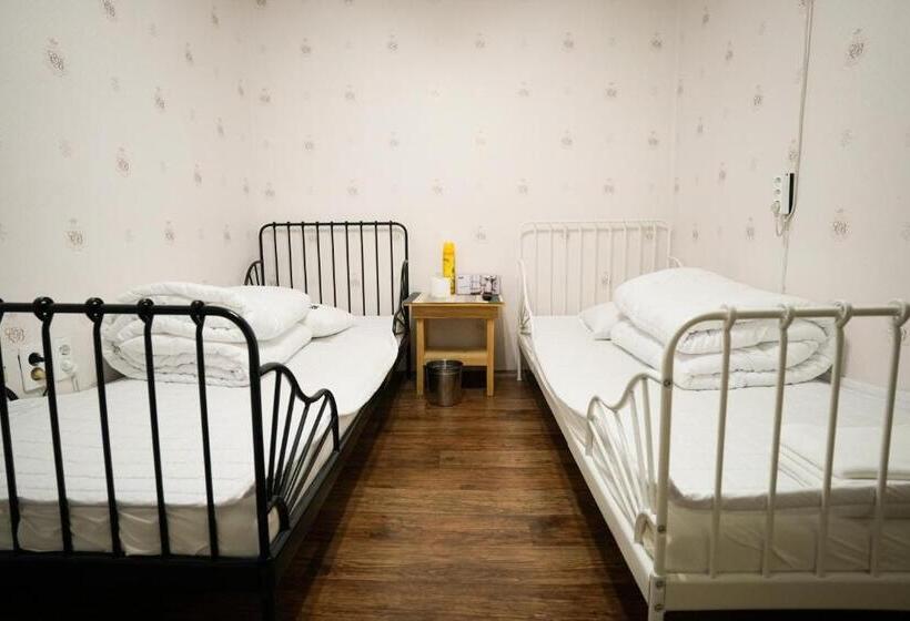 اتاق عادی, Suncheon Namu Guesthouse
