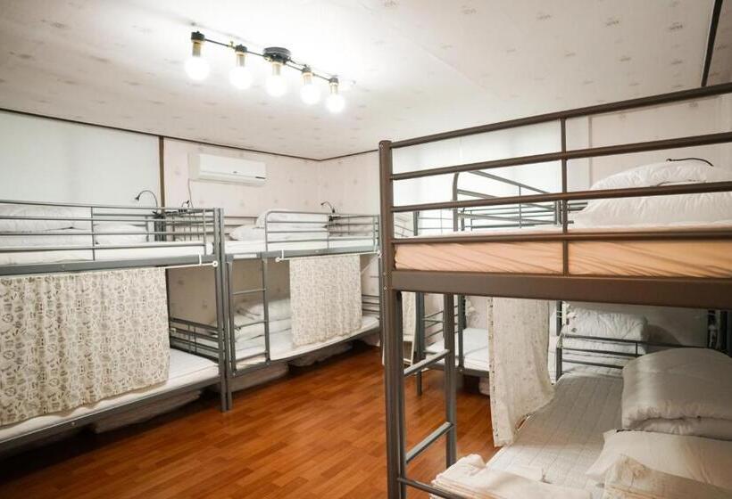 تختخواب در اتاق مشترک, Suncheon Namu Guesthouse