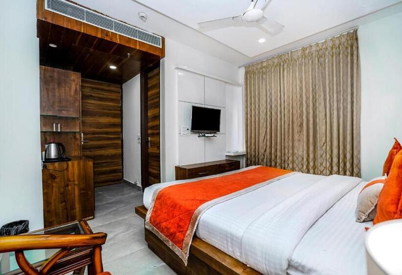 اتاق لوکس, Amritsar Grand