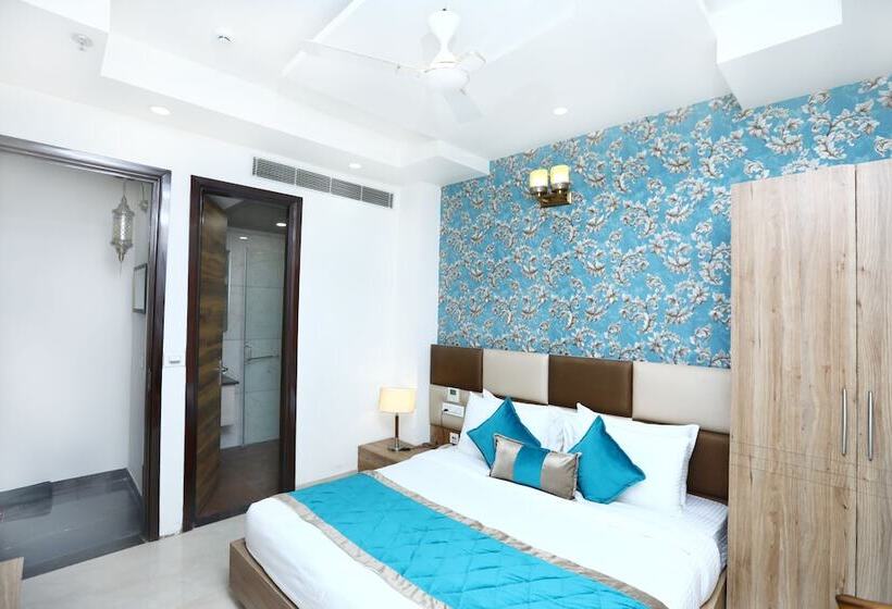اتاق اجرایی, Amritsar Grand