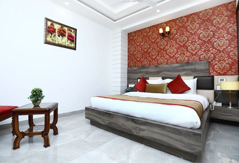 اتاق لوکس, Amritsar Grand