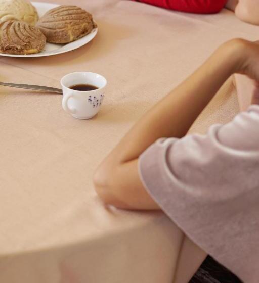 غرفة قياسية حمام مشترك, The Dear