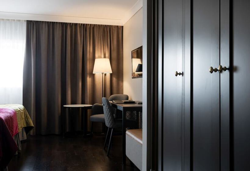 Superior Rum, Elite Stora Hotellet