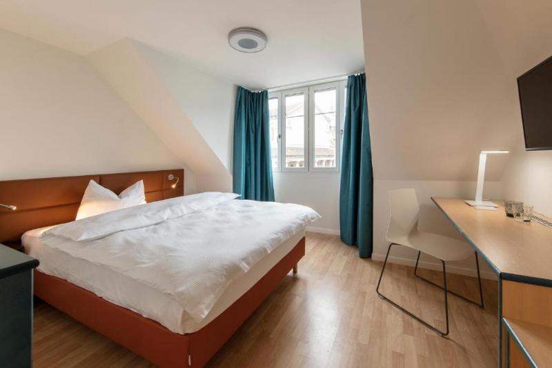 Standardzimmer Kingsize Bett, Royal Hotel Zurich