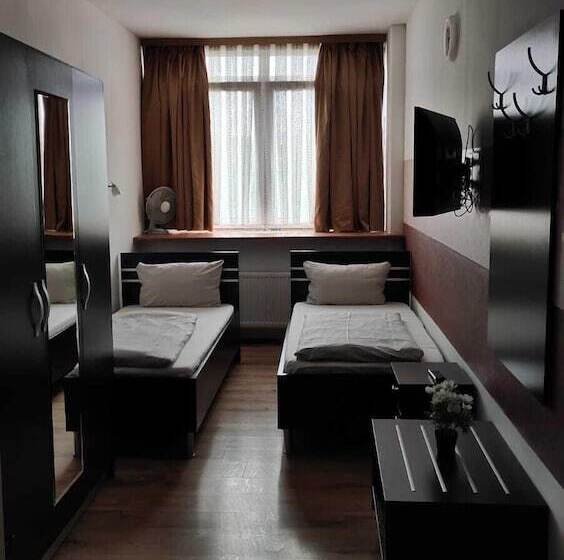 Quarto Estandar, Terminal Hotel One