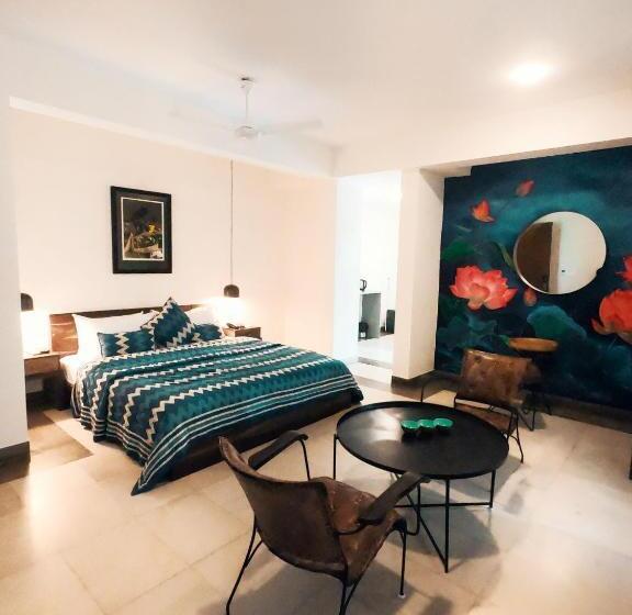 Deluxe Suite, Anamiva, Goa   Am Hotel Kollection