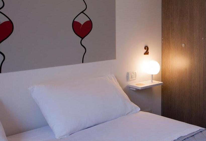 اتاق لوکس, Lobby Collective Hostel  Lecce
