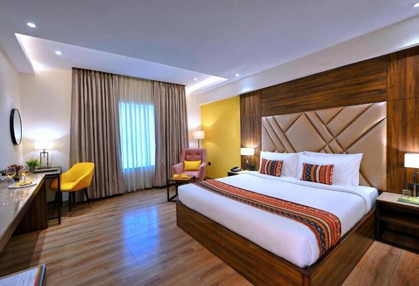 Номер Executive, Golden Tulip Agra