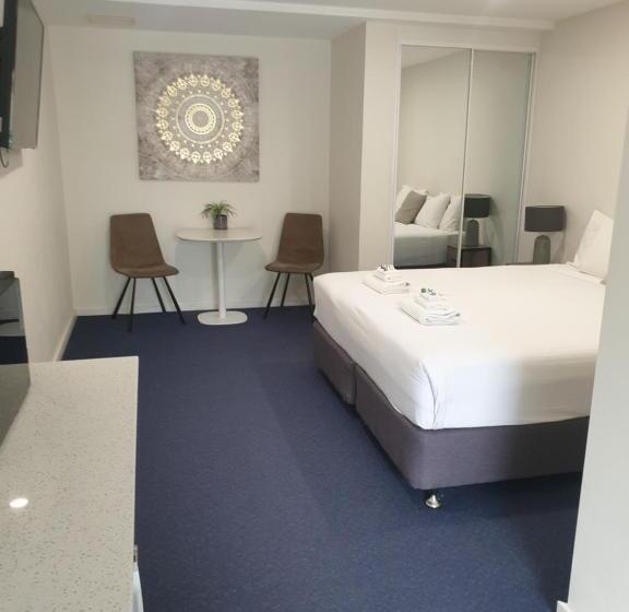 带大床的豪华间, Carlton Suites