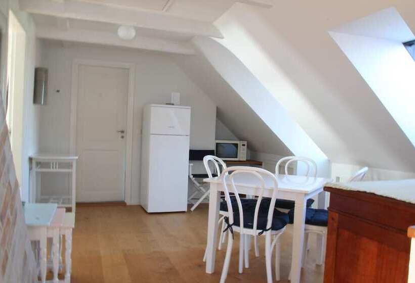 Номер Стандарт Четырехместный Совместный Санузел, Troense B&b By The Sea