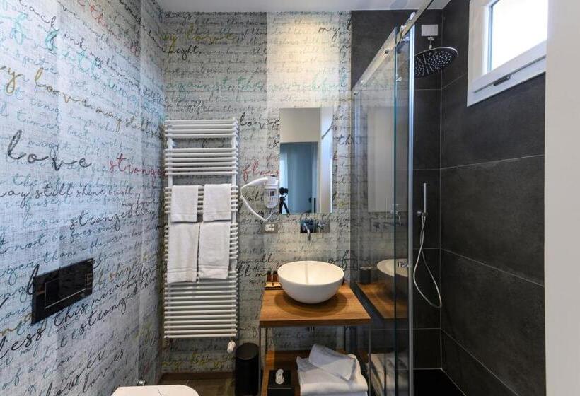 اتاق استاندارد با بالکن, B&b The Attico