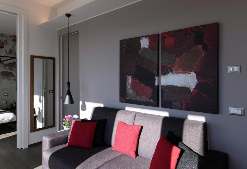 سوئیت جونیور با تراس, B&b The Attico