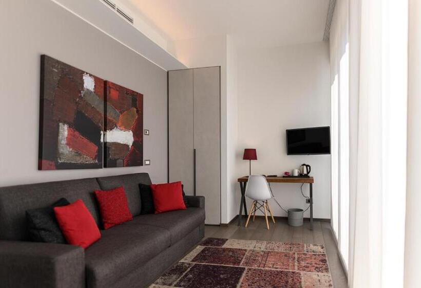 سوئیت جونیور با تراس, B&b The Attico