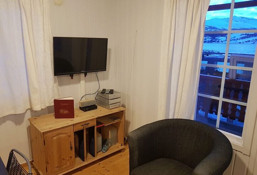 小室, Aa Gård