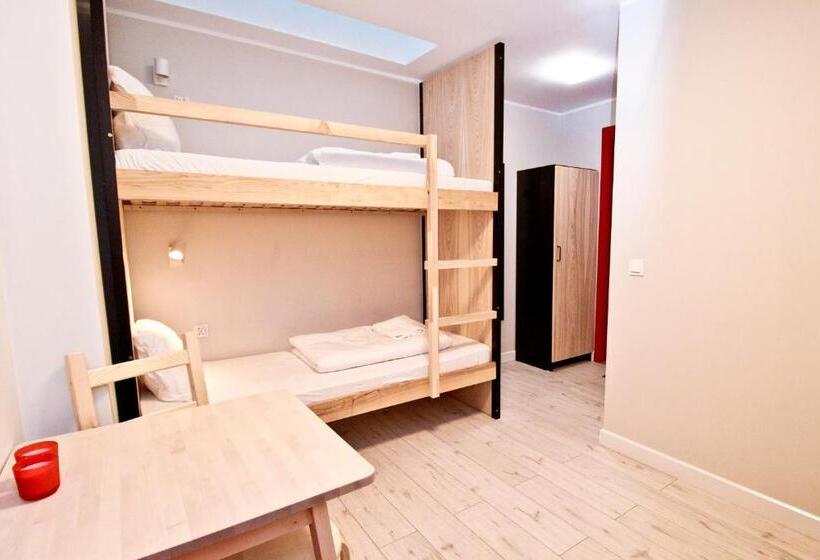 تختخواب در اتاق مشترک, Waterlane Island Hostel&apartments