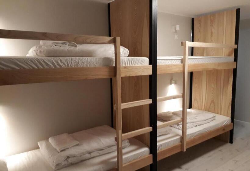 تختخواب در اتاق مشترک, Waterlane Island Hostel&apartments