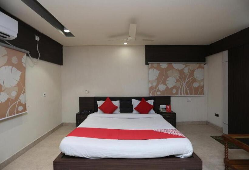 Номер Стандарт, Crown Plaza By Oyo Rooms
