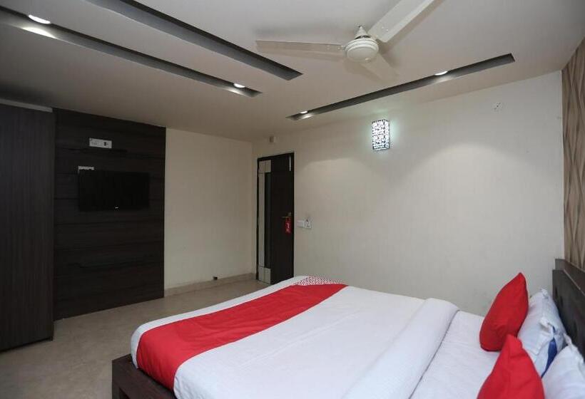 Номер Стандарт, Crown Plaza By Oyo Rooms