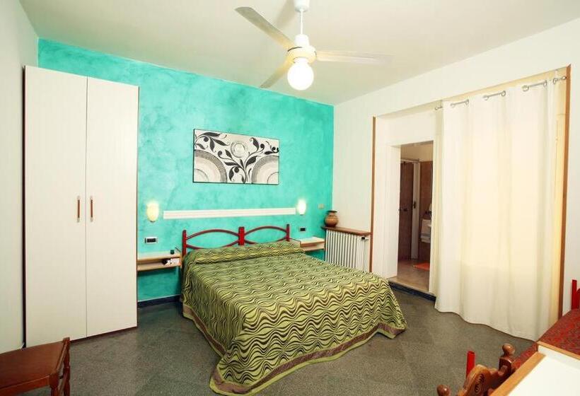 标准三人间, Albergo 2 Mari