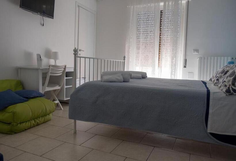 اتاق استاندارد, My Room In Trani